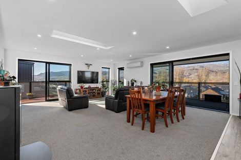 Photo of property in 45 Stratford Drive, Mount Pisa, Cromwell, 9383