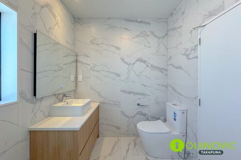 Photo of property in 7c Buisson Glade, West Harbour, Auckland, 0618