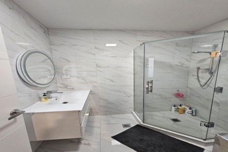 Photo of property in 2/33 May Street, Hamilton East, Hamilton, 3216