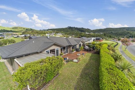 Photo of property in 15 Kestrel Lane, Kinloch, Taupo, 3377