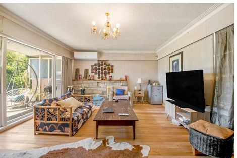 Photo of property in 32 Woodford Avenue, Henderson, Auckland, 0610