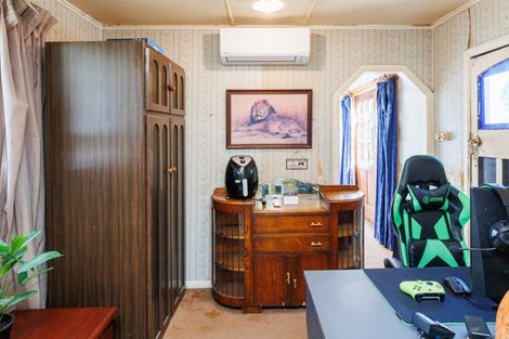 Photo of property in 1 Farmer Street, Sanson, 4817