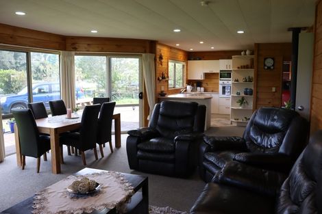 Photo of property in 1060 Mountain Road, Waiongana, Inglewood, 4389