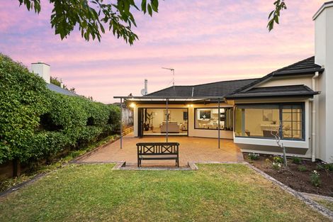 Photo of property in 28 Keswick Crescent, Huntington, Hamilton, 3210