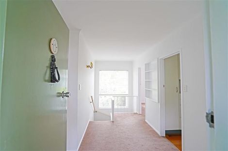 Photo of property in 8 Nicholson Place, Hillcrest, Auckland, 0627