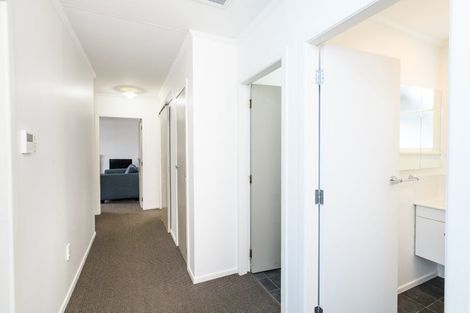 Photo of property in 126 Ruamahanga Crescent, Terrace End, Palmerston North, 4410