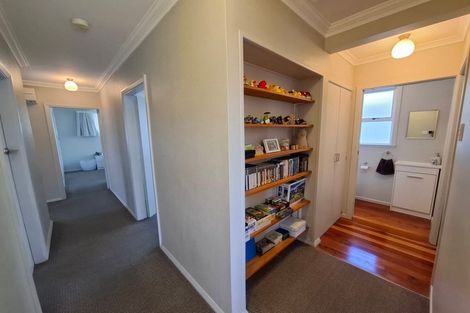 Photo of property in 21 Tarahua Road, Vogeltown, New Plymouth, 4310