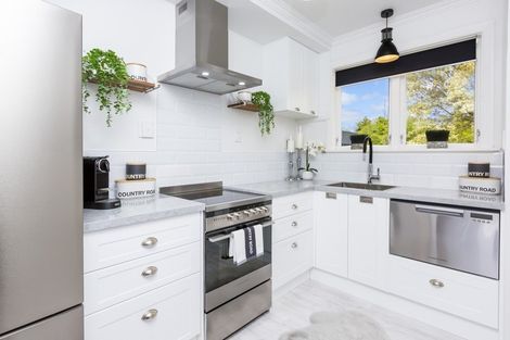 Photo of property in 2b Liverpool Street, Trentham, Upper Hutt, 5018