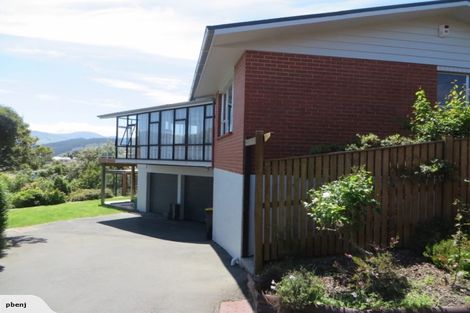 Photo of property in 107 Larnach Road, Vauxhall, Dunedin, 9013