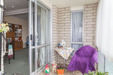 Photo of property in 5 Gladstone Street, Dannevirke, 4930