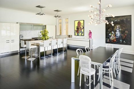 Photo of property in Orient Flats, 348 Oriental Parade, Oriental Bay, Wellington, 6011