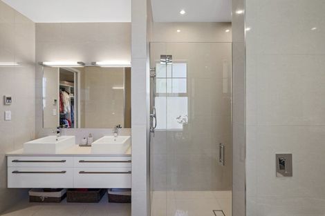 Photo of property in 7 Westall Lane, Avonhead, Christchurch, 8042