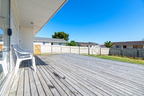 Photo of property in 1/15 Frobisher Way, Clendon Park, Auckland, 2103