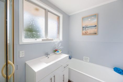 Photo of property in 1b Ruamahanga Crescent, Terrace End, Palmerston North, 4410