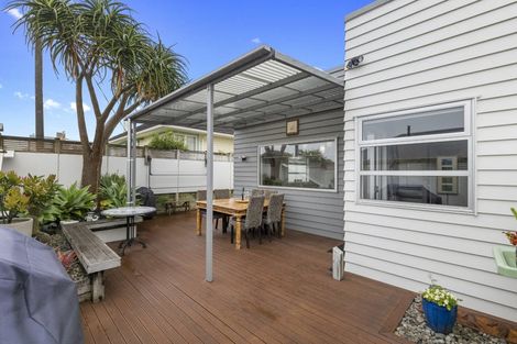 Photo of property in 9b Chilman Street, Strandon, New Plymouth, 4312