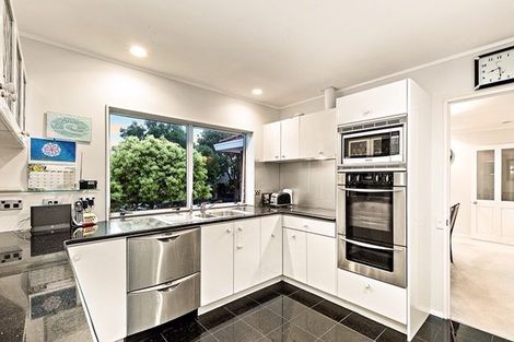 Photo of property in 2/16 Bluefin Way, West Harbour, Auckland, 0618