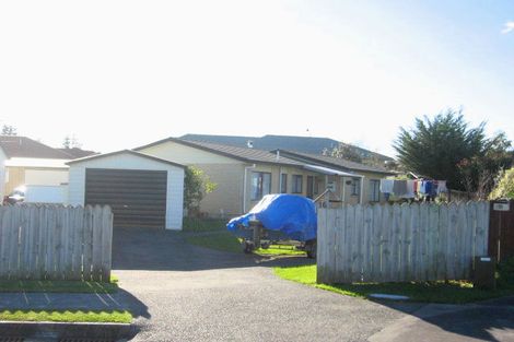 Photo of property in 16 Rhine Place, Weymouth, Auckland, 2103
