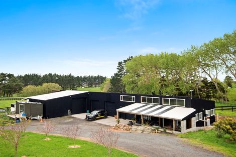 Photo of property in 5 Codlin Road, Waiuku, 2683