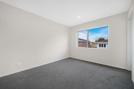 Photo of property in 2/70 Clevedon Road, Papakura, 2110