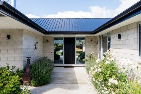 Photo of property in 13 Franks Place, Outram, 9019