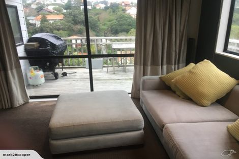 Photo of property in 35 North Terrace, Kelburn, Wellington, 6012