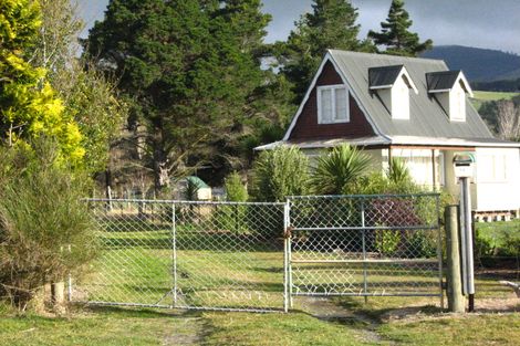 Photo of property in 52 Beach Road, Long Beach, Port Chalmers, 9081