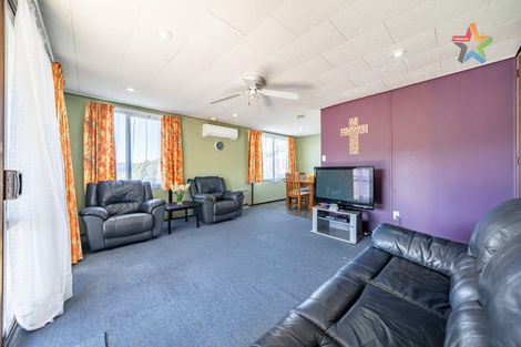 Photo of property in 1 Mcmanaway Grove, Stokes Valley, Lower Hutt, 5019