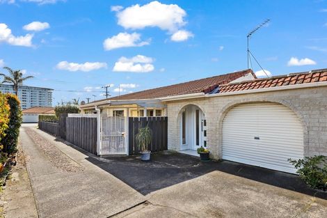Photo of property in 2/16 Riverside Road, Orewa, 0931