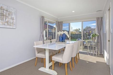 Photo of property in 9 Camerton Close, Northpark, Auckland, 2013