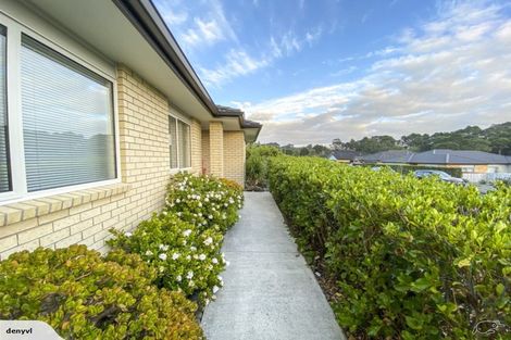 Photo of property in 30 Bradnor Meadows Drive, Swanson, Auckland, 0612