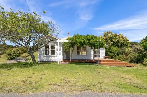 Photo of property in 856 Ocean View Road, Te Arai, Wellsford, 0975