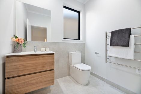 Photo of property in 27 Morus Road, Massey, Auckland, 0614