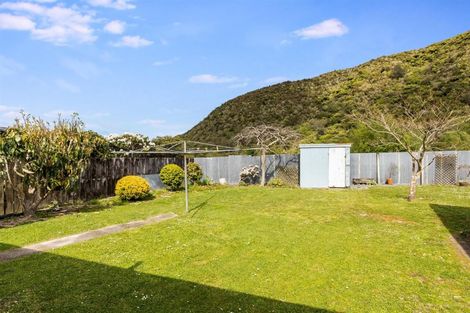 Photo of property in 41 Parenga Street, Wainuiomata, Lower Hutt, 5014