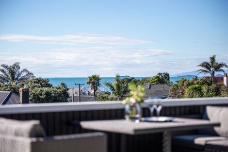 Photo of property in 2/2 Ocean View Road, Milford, Auckland, 0620