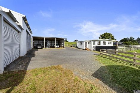 Photo of property in 435 Barrett Road, Omata, New Plymouth, 4374