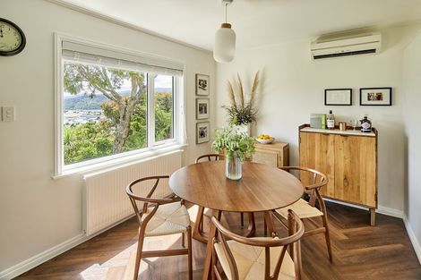 Photo of property in 16 Raynham Way, Silverstream, Upper Hutt, 5019