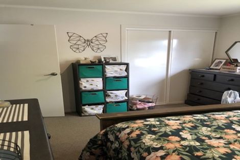 Photo of property in 2 Frank Hewitt Street, Pukekohe, 2120