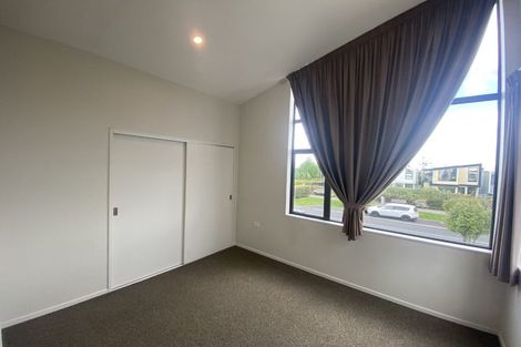 Photo of property in 71 Battalion Drive, Papakura, 2110