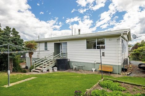 Photo of property in 35 Greenhithe Street, Waihola, Milton, 9073