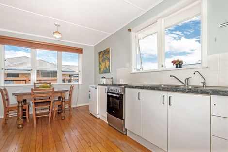 Photo of property in 20 Leon Street, Riverdale, Gisborne, 4010