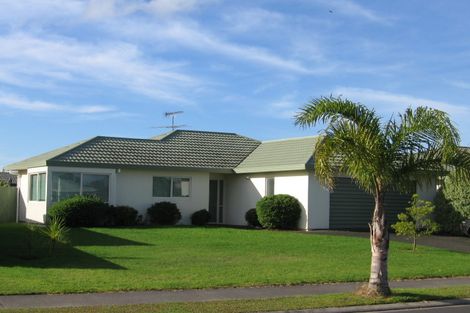 Photo of property in 177 Lakeside Drive, Orewa, 0931