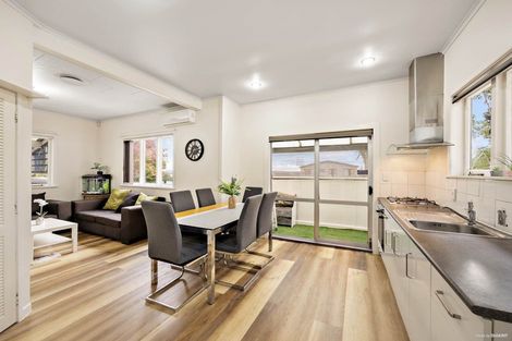 Photo of property in 1/245 Pakuranga Road, Pakuranga, Auckland, 2010