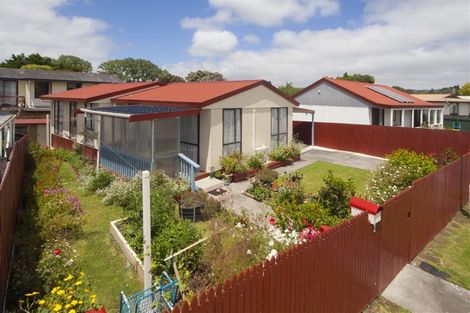 Photo of property in 2 Ireland Place, Ranui, Auckland, 0612