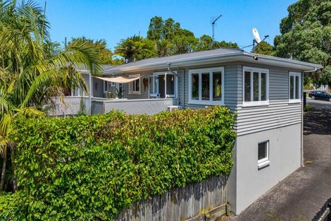Photo of property in 1/73 Birkdale Road, Birkdale, Auckland, 0626