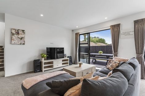 Photo of property in 10 Huaota Place, Botany Downs, Auckland, 2010