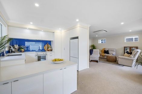 Photo of property in 48 Wallace Place, Westown, New Plymouth, 4310