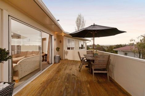 Photo of property in 43 Commodore Drive, Lynfield, Auckland, 1042