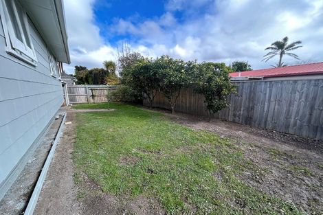 Photo of property in 14 Laurie Street, Red Beach, 0932