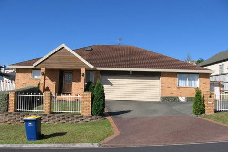 Photo of property in 3 Tyrico Close, Unsworth Heights, Auckland, 0632
