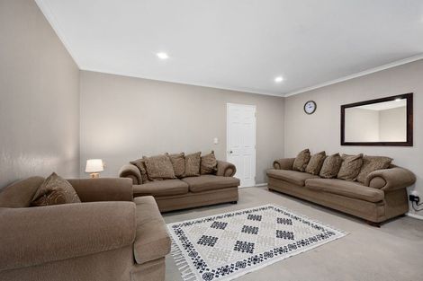 Photo of property in 24 Calypso Way, Unsworth Heights, Auckland, 0632